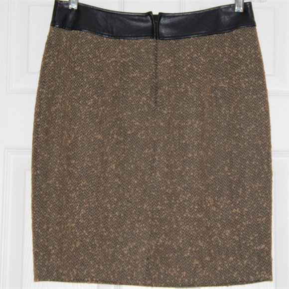 Anne Klein Petites Stylish Camel Boucle Black Leather Trim Skirt Size 10 - Picture 3 of 7